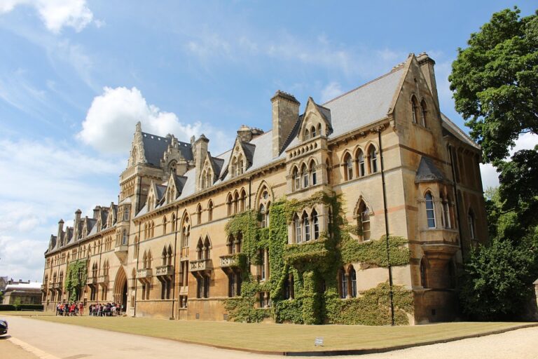Pengalaman Belajar di Universitas Pasir Pengaraian: Sukses Menjadi Sarjana Berkualitas – This article can feature testimonials from current or former students about their experiences at the university and how it has helped them achieve their academic and career goals.